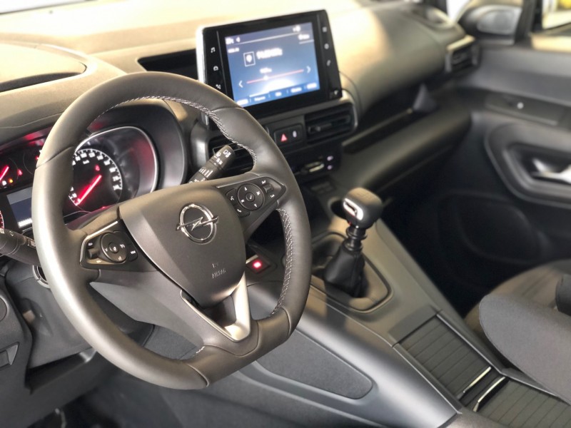 Vente d’un Opel combo Life 7 places à Opel Fécamp 76
