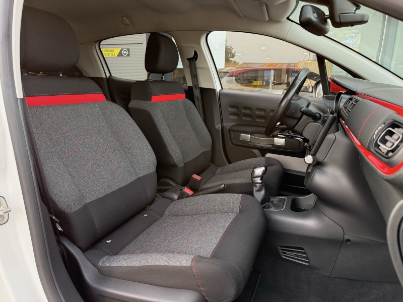 Citroën C3 Shine 1.2 Turbo 110ch - Véhicule essence petit budget d’occasion disponible chez Opel à Fécamp 76