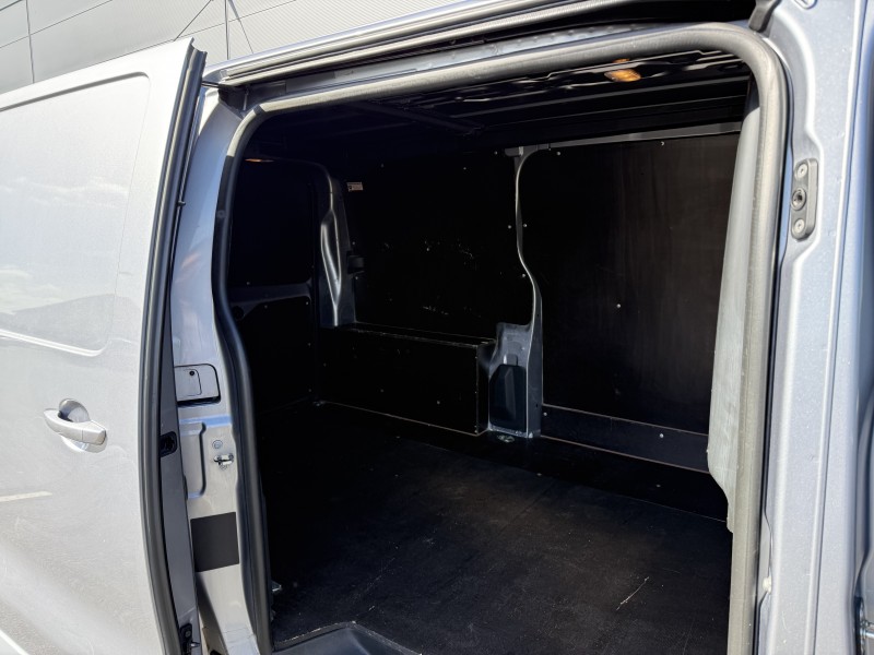 Opel Vivaro Pack Business 2.0 BlueHDI 150ch BVM6 - Utilitaire d’occasion disponible chez Opel à Yvetot 76