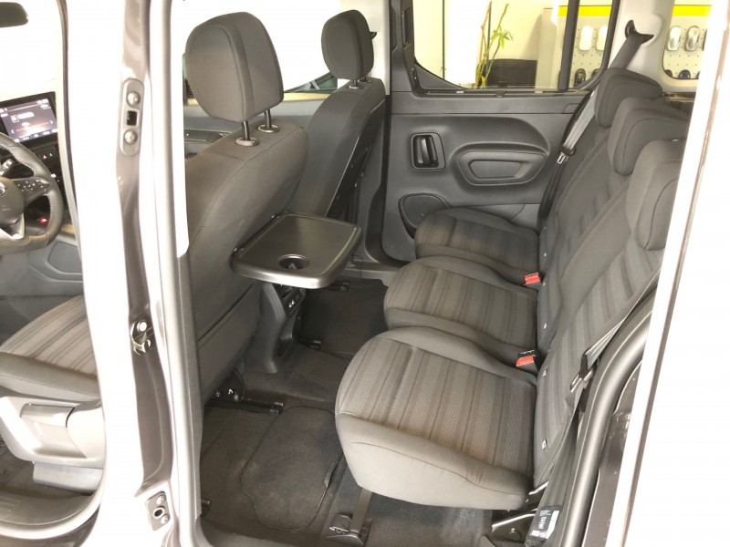 Vente d’un Opel combo Life 7 places à Opel Fécamp 76