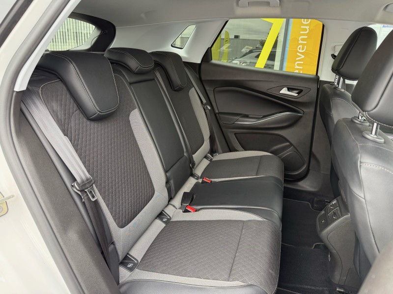 Opel Grandland X Design Line 1.2 Turbo 130ch BVM6 - SUV familial essence boîte manuelle disponible chez Opel à Yvetot 76