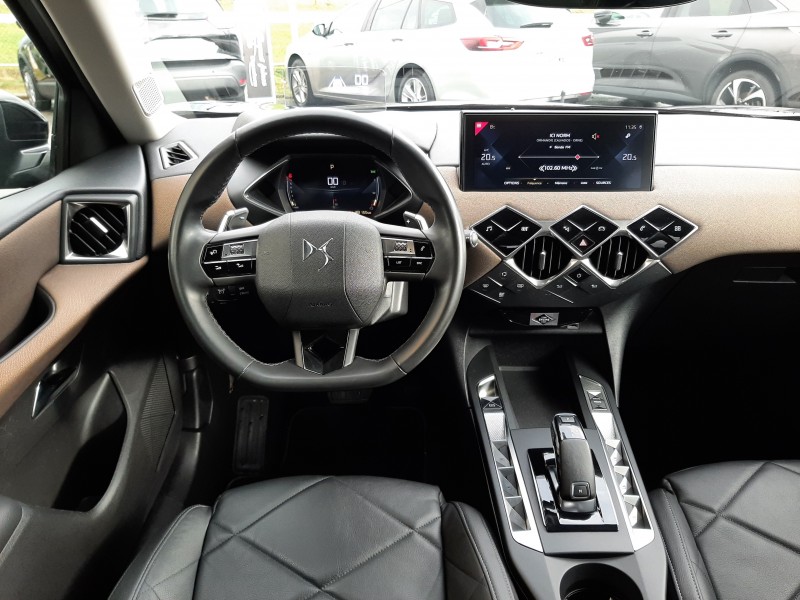 DS 3 Crossback Grand Chic 1.2 130ch BVA8 - Véhicule type SUV d'occasion boîte automatique disponible chez Opel Buquet à Fécamp 76