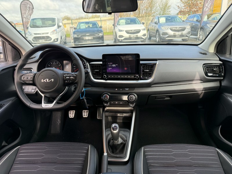 Kia Stonic GT Line 1.0 T-GDI 100ch - SUV avec très peu de kilomètres disponible immédiatement