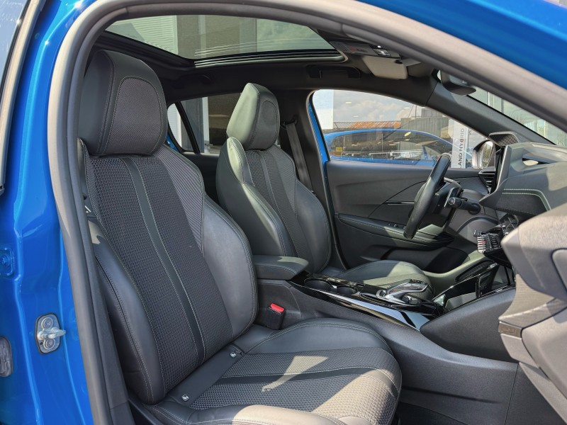 Peugeot 208 GT-Line 1.2 PureTech 130ch EAT8 - Citadine d’occasion avec toit panoramique disponible chez Opel à Fécamp 76