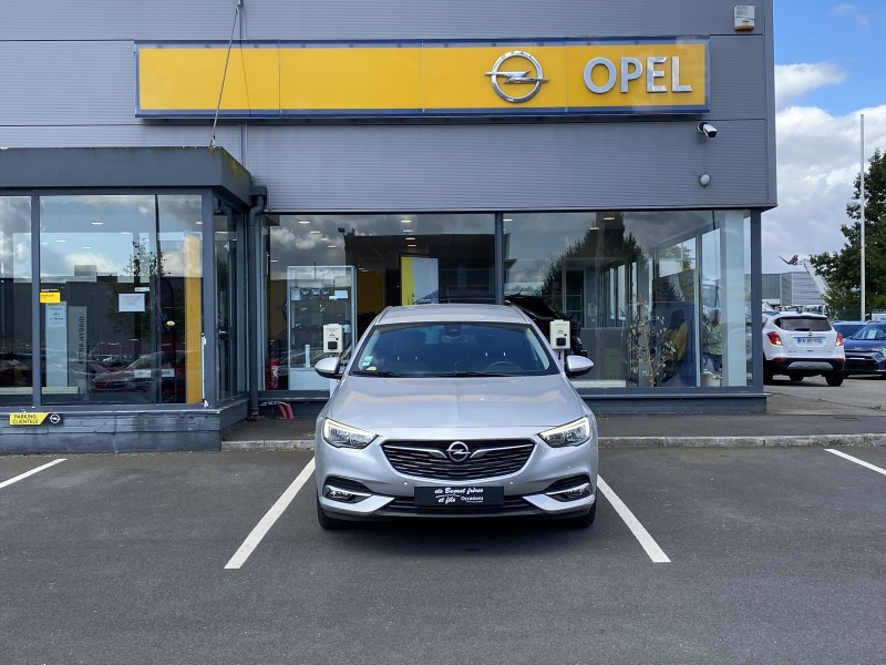 Opel Insignia Sports Tourer Élégance Business 1.6 CDTI 136ch BVA - Véhicule d’occasion avec attelage chez ETS Buquet Frères