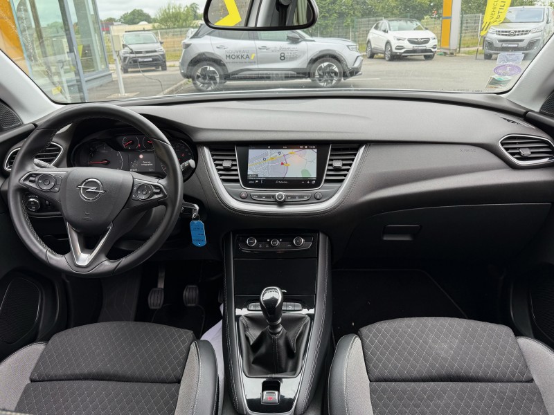 Opel Grandland X Design Line 1.2 Turbo 130ch BVM6 - SUV familial essence boîte manuelle disponible chez Opel à Yvetot 76
