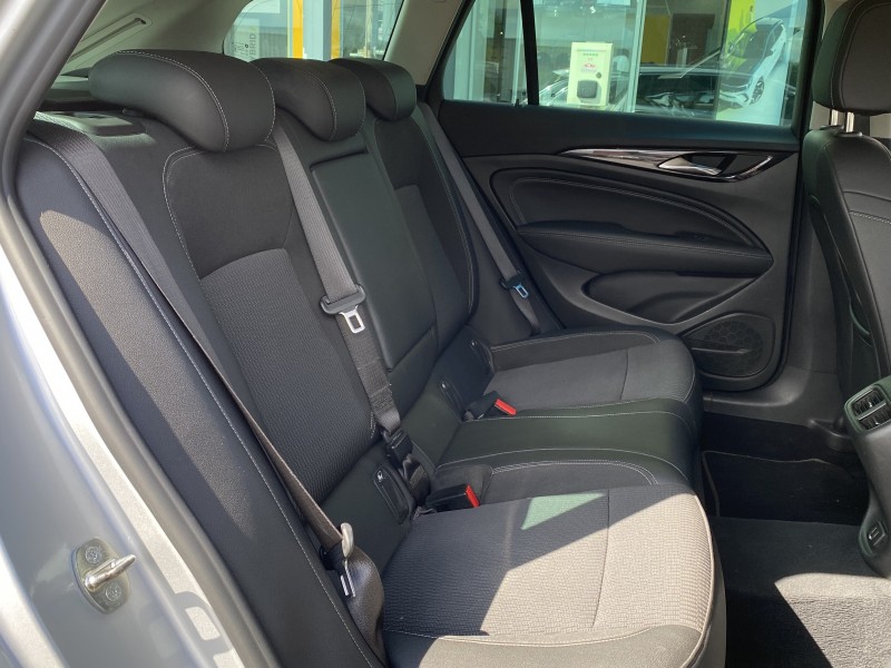 Opel Insignia Sports Tourer Élégance Business 1.6 CDTI 136ch BVA - Véhicule d’occasion avec attelage chez ETS Buquet Frères