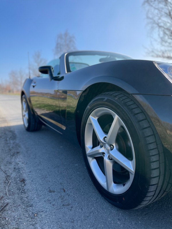 Vente d'une voiture d'occasion de sport Opel GT Roadster 2.0 turbo proche Fécamp