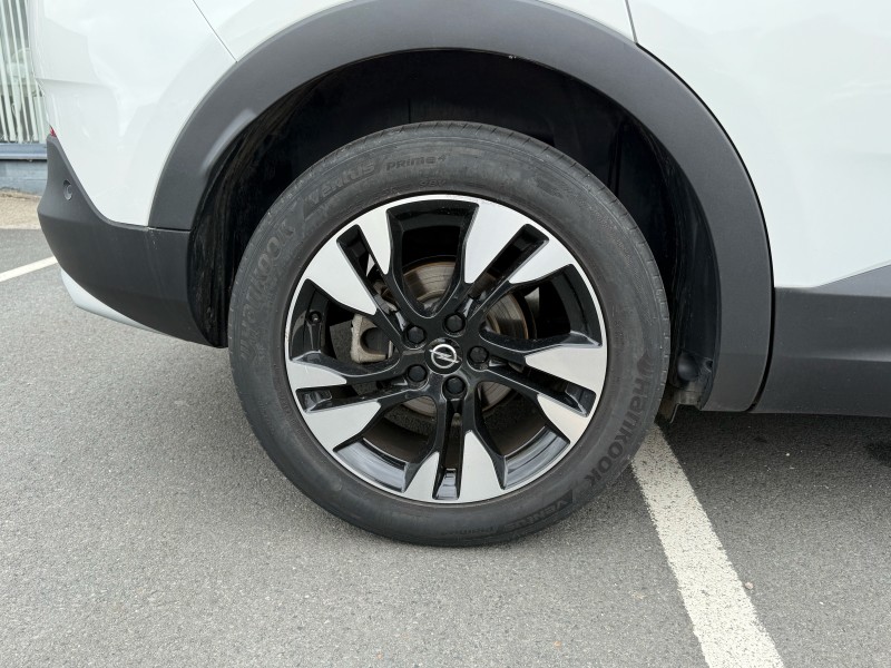 Opel Grandland X Design Line 1.2 Turbo 130ch BVM6 - SUV familial essence boîte manuelle disponible chez Opel à Yvetot 76