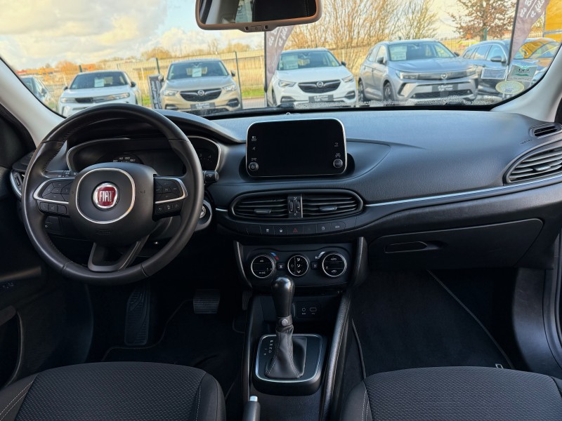 Fiat Tipo SW LOUNGE 1.6 Multijet 120ch DCT - Véhicule d’occasion diesel boîte automatique disponible chez Opel à Yvetot