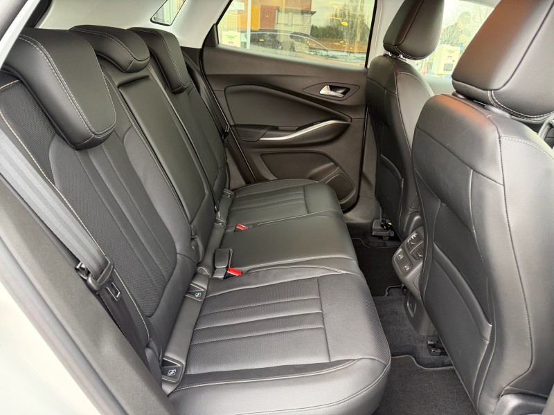 Opel Grandland Elegance Business 1.2 Turbo 130 BVA8 occasion à Fécamp et Yvetot SUV automatique garanti 12 mois