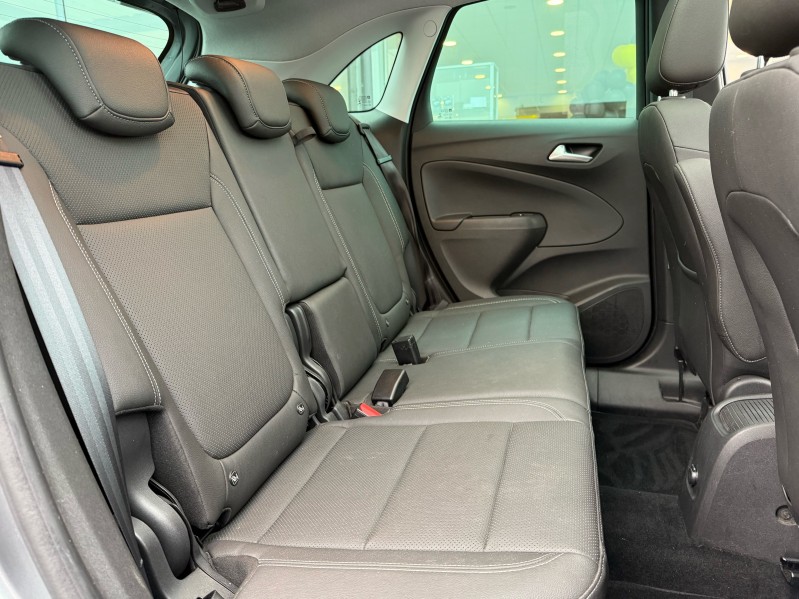 Opel Crossland X Ultimate 1.2 Turbo 110ch BVA6 - Véhicule d’occasion boîte automatique avec toit panoramique et attelage disponible chez Opel à Yvetot