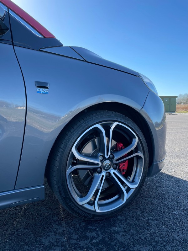 Opel Adam S - Radicalement Sportive !