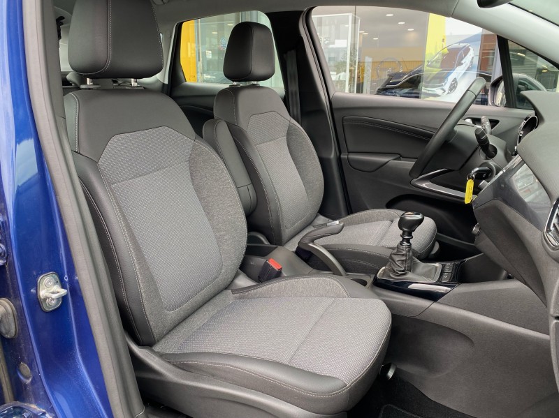 Opel Crossland Elegance Business Diesel 110ch d'occasion - Véhicule économique et spacieux dans vos concessions Opel Buquet Freres & Fils