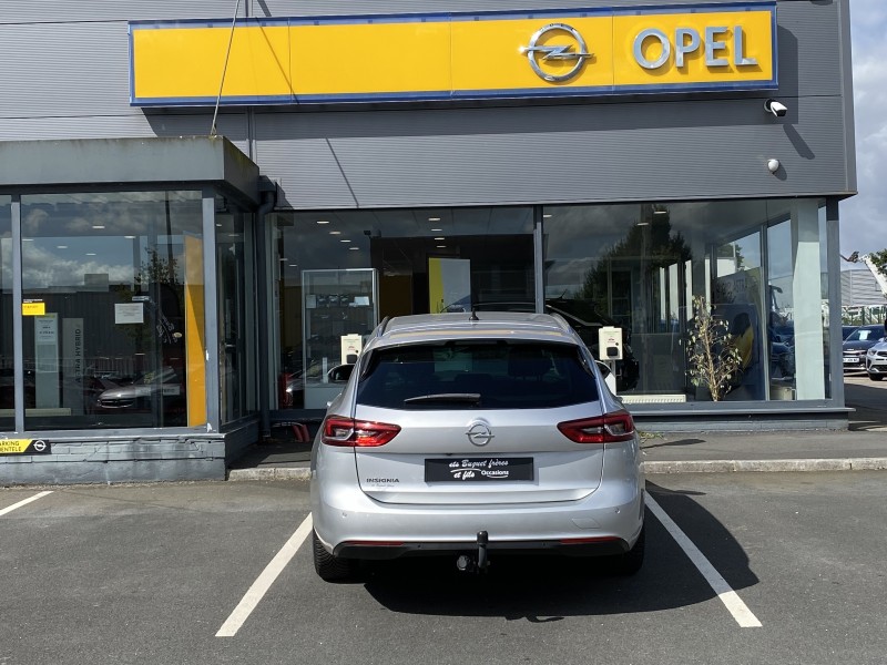 Opel Insignia Sports Tourer Élégance Business 1.6 CDTI 136ch BVA - Véhicule d’occasion avec attelage chez ETS Buquet Frères