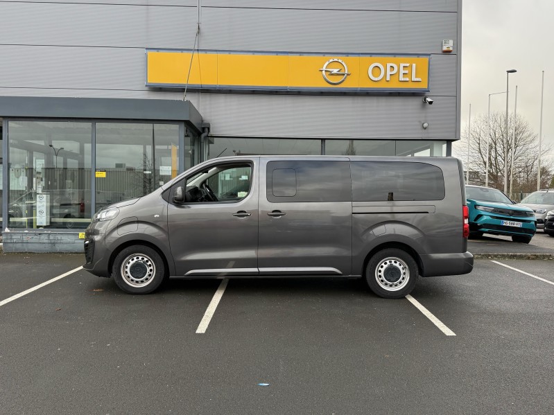 Opel Vivaro-e Combi Business 136ch - Véhicule familial 9 places 100 % électrique avec 200kms d’autonomie disponible chez Opel à Yvetot 76