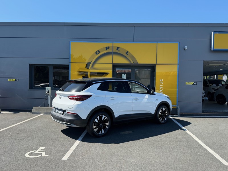 Opel Grandland X Innovation 1.2 Turbo 130ch BVM6 - SUV familial essence disponible immédiatement chez Opel à Fécamp 76