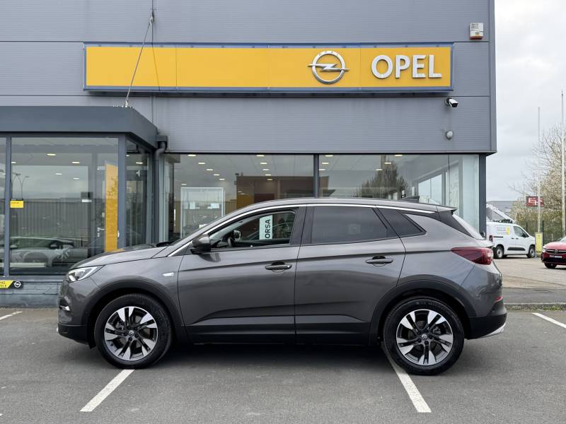 Opel Grandland X Elite d'occasion diesel 130ch SUV garantie 12 mois disponible rapidement à Fécamp et Yvetot