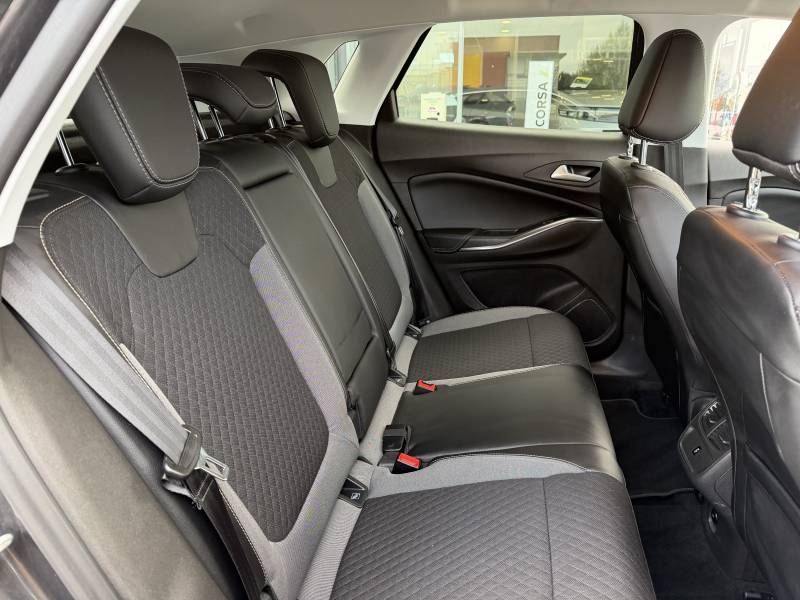 Opel Grandland X Elite d'occasion diesel 130ch SUV garantie 12 mois disponible rapidement à Fécamp et Yvetot