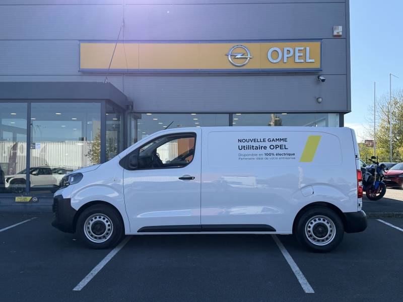 Opel Vivaro d'occasion disponible à Fécamp ou Yvetot utilitaire diesel récent avec TVA récupérable en Normandie concession Opel Buquet