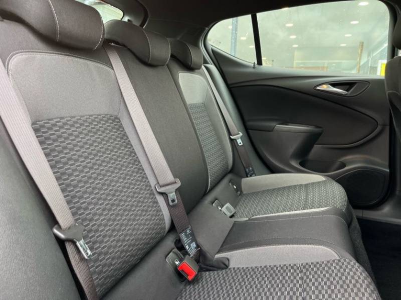 Opel Astra GS Line 1.5 Diesel 122ch - Voiture familiale pour le confort de tous - Disponible à la vente sur nos concessions Buquet d'Yvetot 76 et de Fécamp 76
