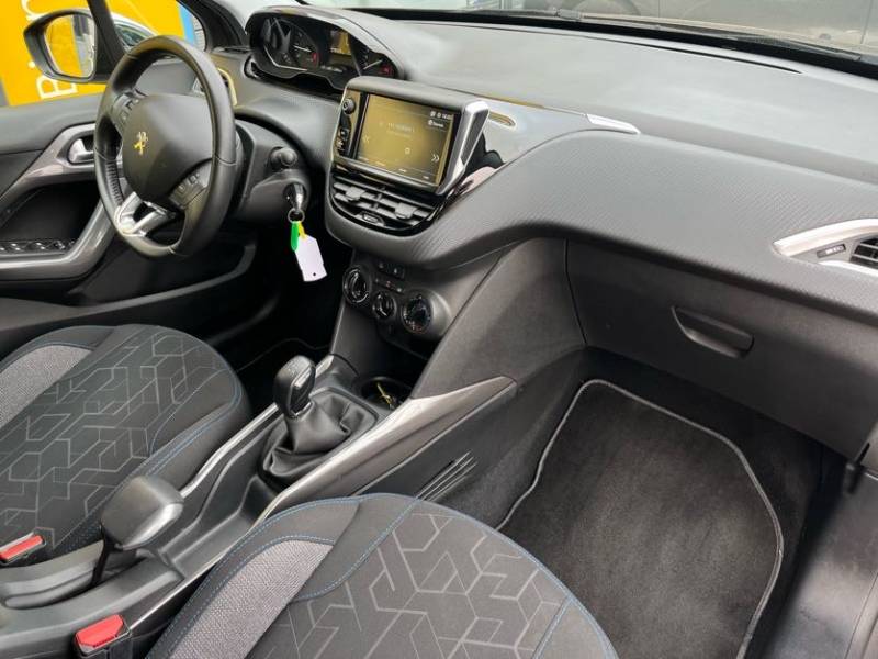 Peugeot 2008 Style 1.2 essence 82ch d'occasion - SUV disponible à la vente dans vos concessions Buquet d'Yvetot 76 et de Fécamp 76