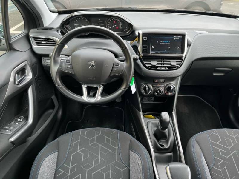 Peugeot 2008 Style 1.2 essence 82ch d'occasion - SUV disponible à la vente dans vos concessions Buquet d'Yvetot 76 et de Fécamp 76