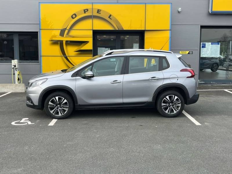 Peugeot 2008 Allure 1.2 82ch d'occasion - SUV essence disponible dans vos concessions Buquet Frères et Fils d'Yvetot 76 et de Fécamp 76