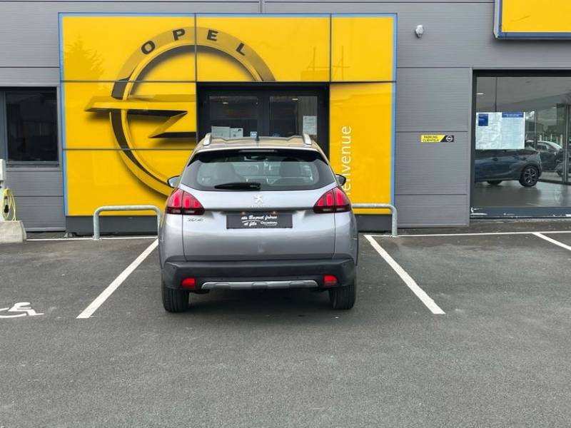 Peugeot 2008 Allure 1.2 82ch d'occasion - SUV essence disponible dans vos concessions Buquet Frères et Fils d'Yvetot 76 et de Fécamp 76