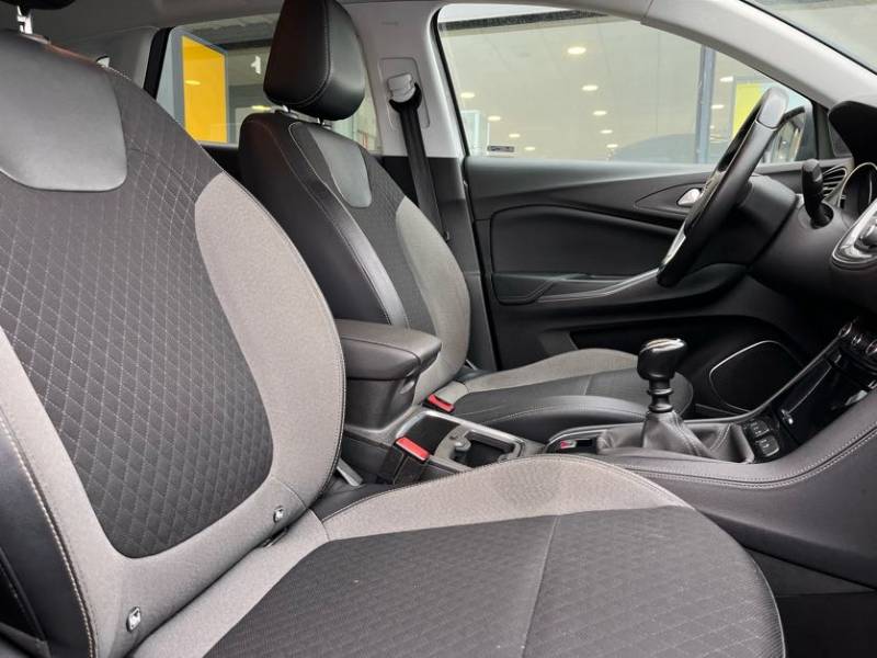 Opel Grandland X Innovation 1.5 D 130ch - Véhicule avec croché d'attelage dans vos concession Opel Buquet 76