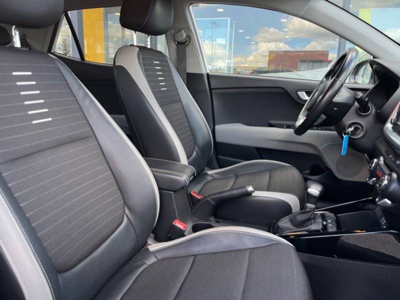 Kia Stonic Design 1.0 T-GDi 120ch essence d’occasion - Véhicule SUV essence avec un crochet d'attelage à Yvetot 76 et Fécamp 76