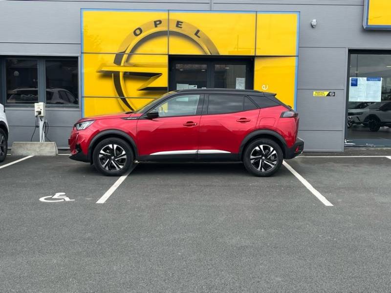Peugeot 2008 GT Line 1.2 essence Turbo 130ch - Véhicule SUV avec son toit ouvrant dans vos ets Buquet Frères et Fils d'Yvetot 76 et de Fécamp 76