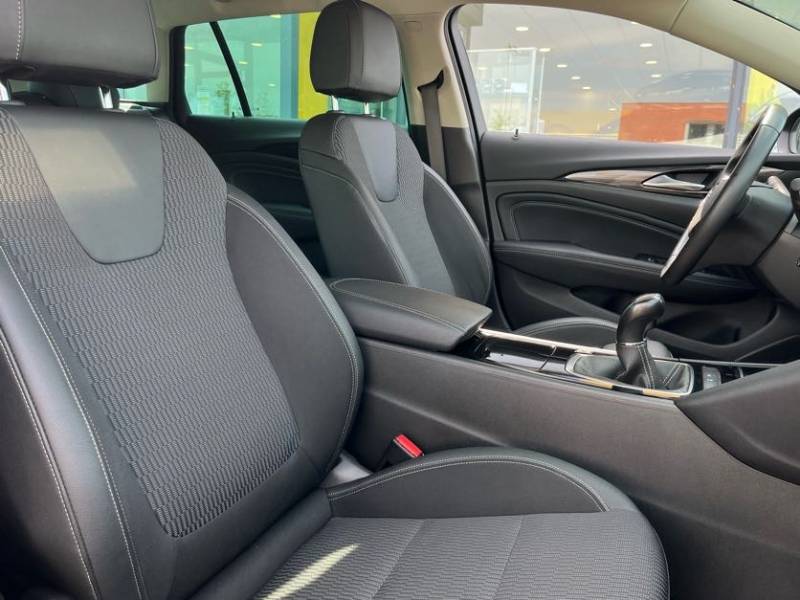 Opel Insigna ST Innovation Diesel 1.6 CTDI 136ch - véhicule familial d'occasion dans vos ets Buquet Frères et Fils d'Yvetot et de Fécamp 76