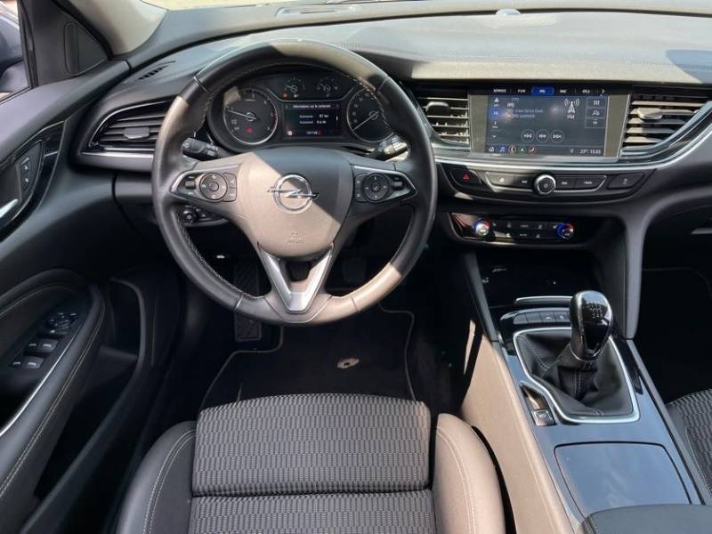 Opel Insigna ST Innovation Diesel 1.6 CTDI 136ch - véhicule familial d'occasion dans vos ets Buquet Frères et Fils d'Yvetot et de Fécamp 76
