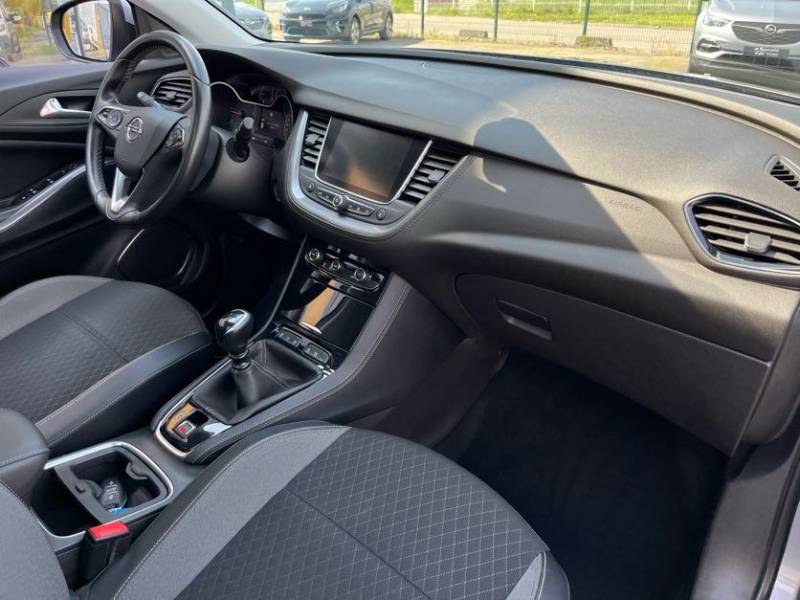 Opel Grandland X Innovation d'occasion - Véhicule 1.6 diesel 120ch familiale dans vos concessions d'Yvetot 76 et de Fécamp 76