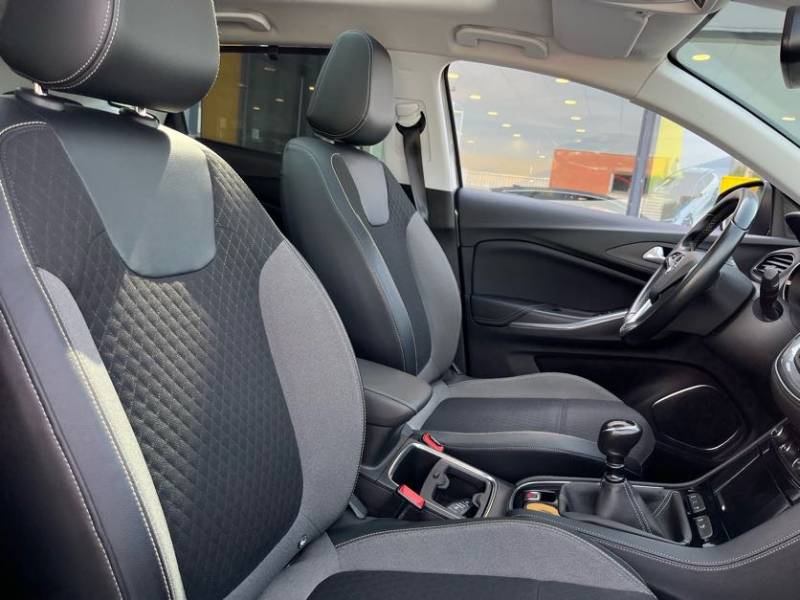 Opel Grandland X Innovation d'occasion - Véhicule 1.6 diesel 120ch familiale dans vos concessions d'Yvetot 76 et de Fécamp 76