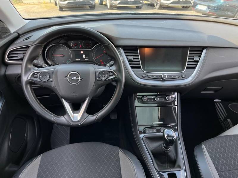 Opel Grandland X Innovation d'occasion - Véhicule 1.6 diesel 120ch familiale dans vos concessions d'Yvetot 76 et de Fécamp 76