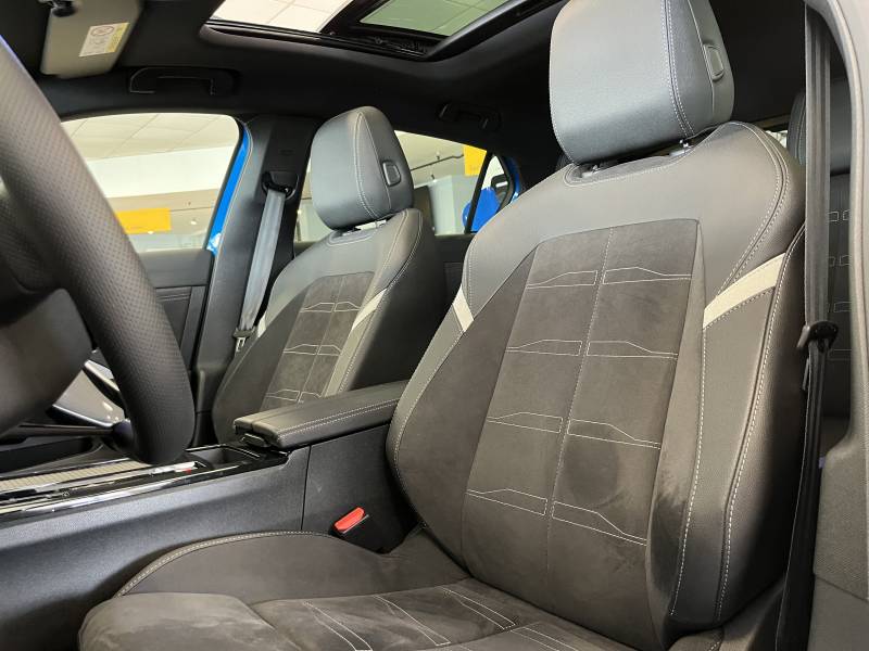 Opel Astra GS Pack Ultimate - Véhicule familial 100% électrique 156ch d'occasion dans vos concessions de Fécamp 76 et d'Yvetot 76