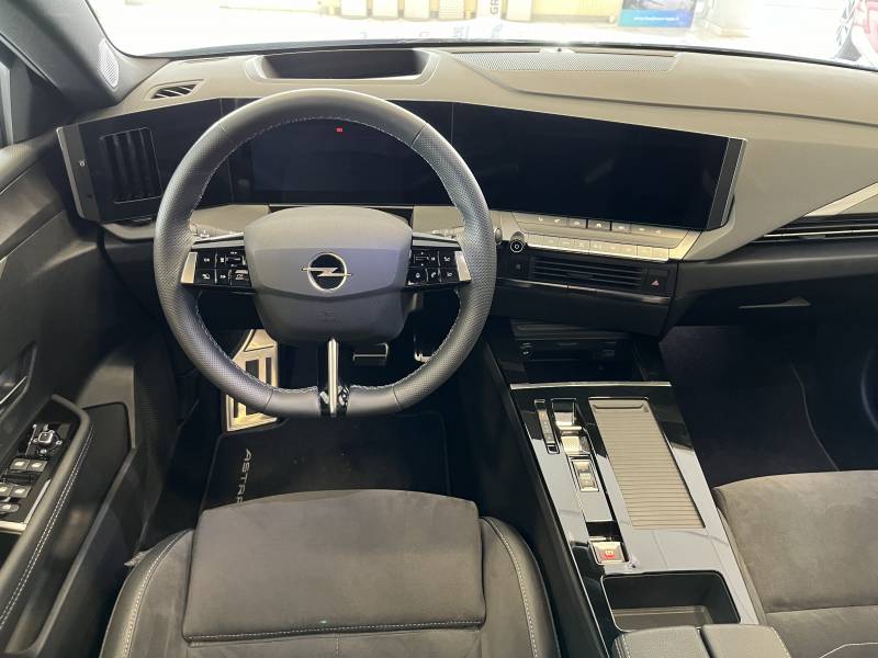 Opel Astra GS Pack Ultimate - Véhicule familial 100% électrique 156ch d'occasion dans vos concessions de Fécamp 76 et d'Yvetot 76