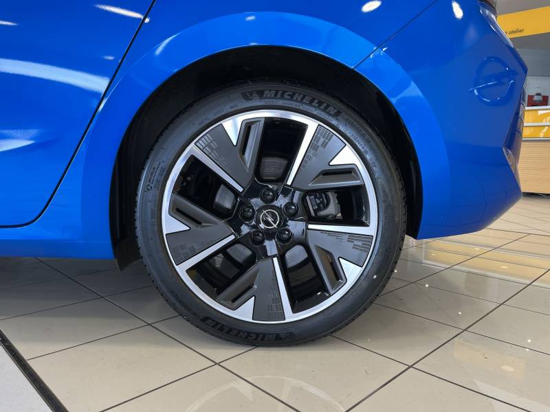 Opel Astra GS Pack Ultimate - Véhicule familial 100% électrique 156ch d'occasion dans vos concessions de Fécamp 76 et d'Yvetot 76