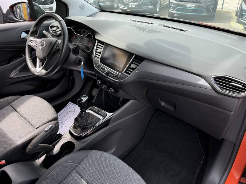 Opel Crossland Elegance Business 1.5 diesel 110ch - Véhicule SUV d'occasion avec GPS et crochet d'attelage