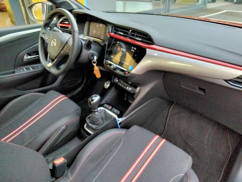 Opel Corsa quasi neuve - Essence à Fécamp 76