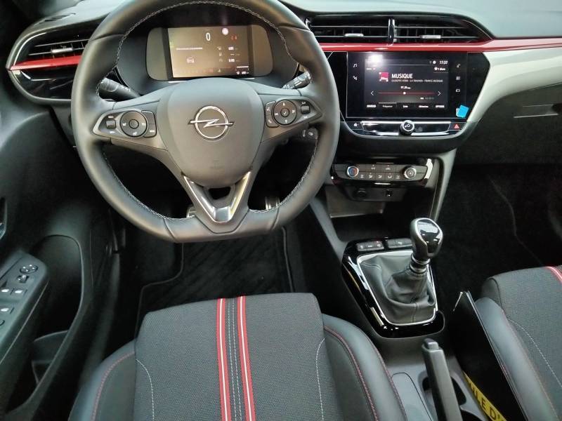 Opel Corsa quasi neuve - Essence à Fécamp 76