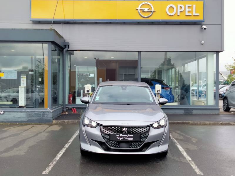 Peugeot e-208 de face - Ets Buquet Frères et Fils