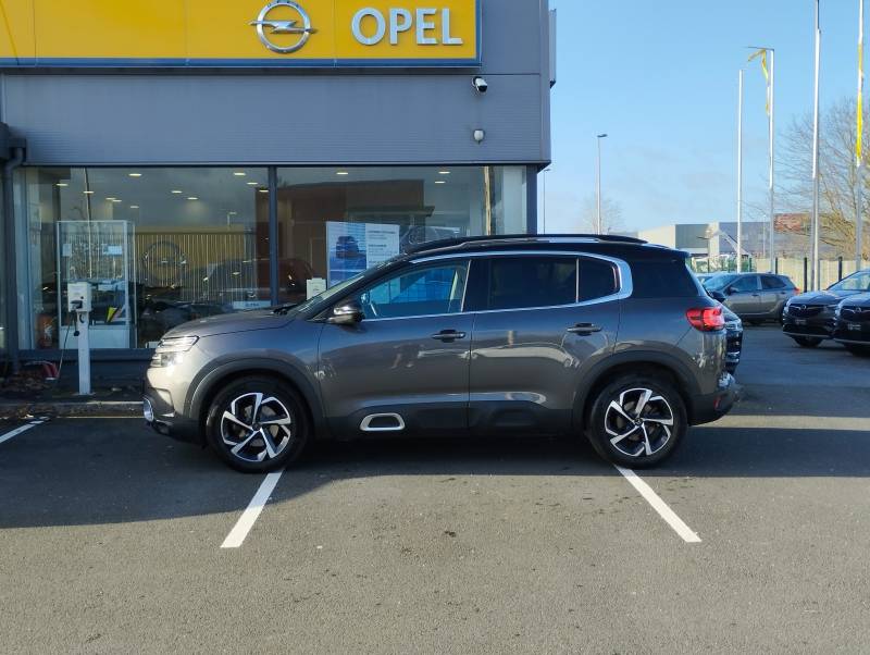 Citroën C5 Aircross Shine 1.6 THP 180ch - Véhicule essence d'occasion pour toute la famille avec une boîte de vitesse automatique et un crochet d'attelage