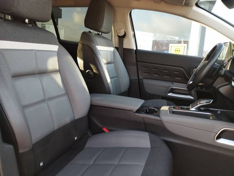 Citroën C5 Aircross Shine 1.6 THP 180ch - Véhicule essence d'occasion pour toute la famille avec une boîte de vitesse automatique et un crochet d'attelage