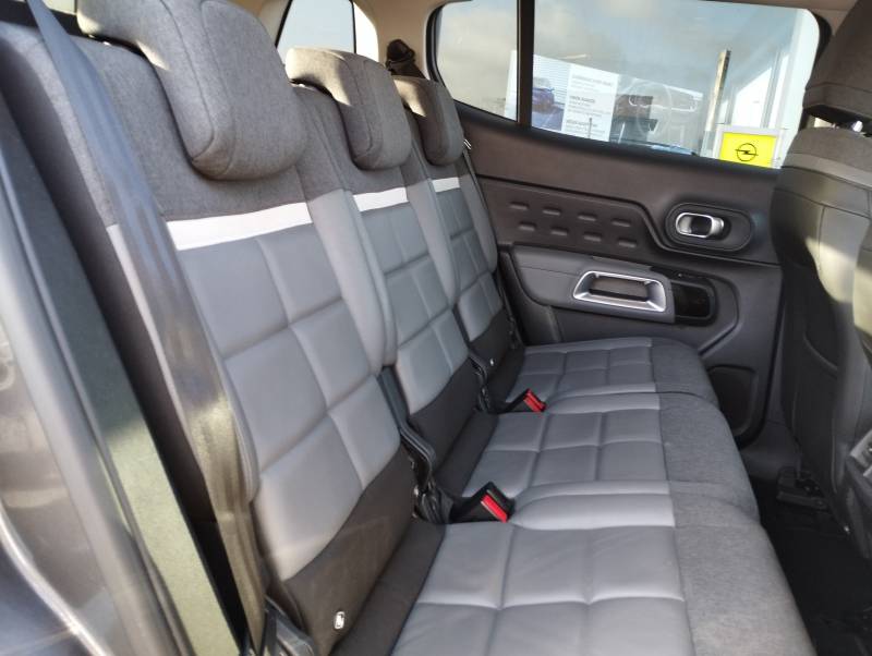 Citroën C5 Aircross Shine 1.6 THP 180ch - Véhicule essence d'occasion pour toute la famille avec une boîte de vitesse automatique et un crochet d'attelage