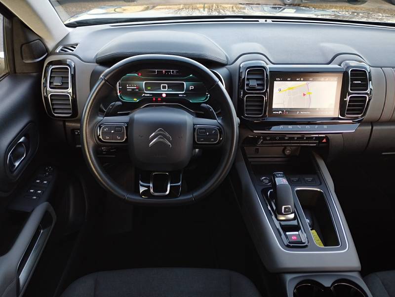 Citroën C5 Aircross Shine 1.6 THP 180ch - Véhicule essence d'occasion pour toute la famille avec une boîte de vitesse automatique et un crochet d'attelage