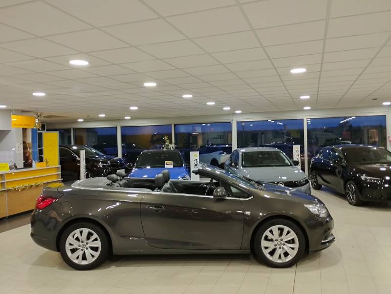 Opel Cascada cosmo pack CDTI diesel 165ch - Véhicule cabriolet 4 places d'occasion