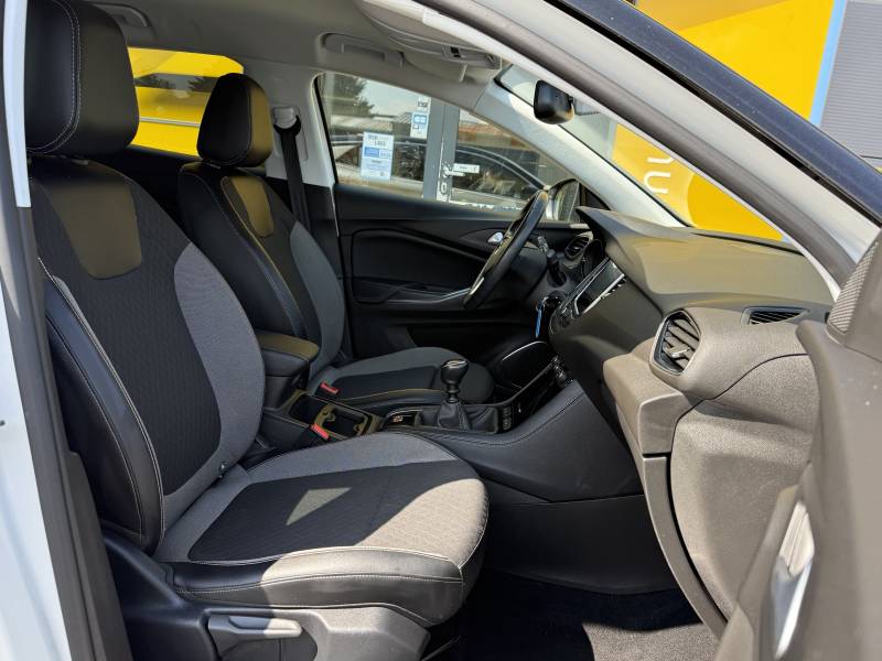 Opel Grandland X OPEL2020 d'occasion diesel 130ch disponible à Fécamp et Yvetot SUV familial avec attelage garantie 12 mois